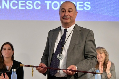 El nuevo rector Francesc Torres en un momento de su parlamento