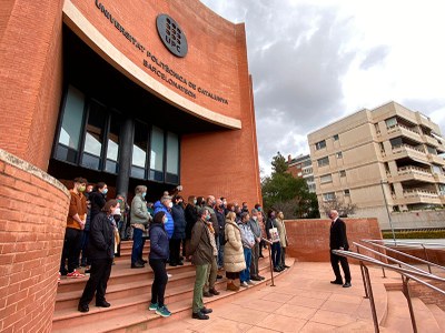 Concentración delante del edificio Vèrtex de la UPC, en Barcelona