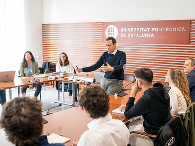 Mathieu Carenzo durante su intervención frente a los gestores y participantes del programa