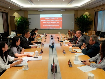 La delegación de la UPC se ha reunido con representantes de la Universidad de Tongji, sede del Sino-Spanish Campus (SSC), con la que se han firmado varios acuerdos