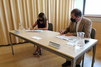 La UPC y la ESMUC firman el convenio de colaboración entre los dos centros que ratifica la doble titulación de Matemáticas y Música