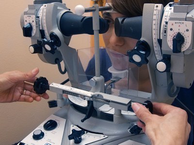 Revisión visual en la Facultad de Óptica y Optometría de Terrassa (FOOT)
