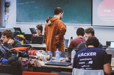 Maratón de hackatones durante el mes de octubre