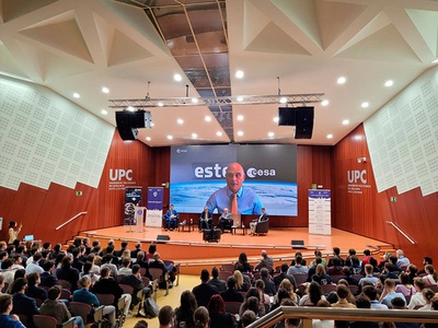 Torben Henriksen; del responsable de l'ESA Academy Unite, durante su intervención