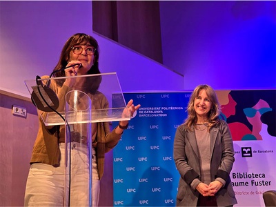La vicerrectora Adriana Llorens, junto con la presidenta del Consell Social de la UPC, Montserrat Guàrdia, en un momento del acto