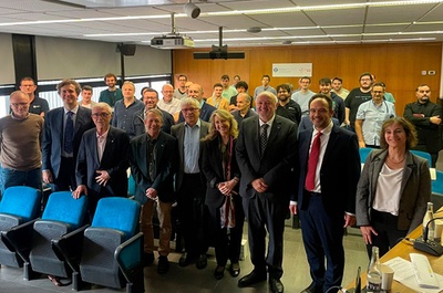 Foto de grupo durante la presentación de la Cátedra CHIP en la ETSETB