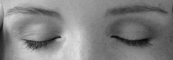 Ojos-cerrados.jpg Ojos-cerrados.jpg